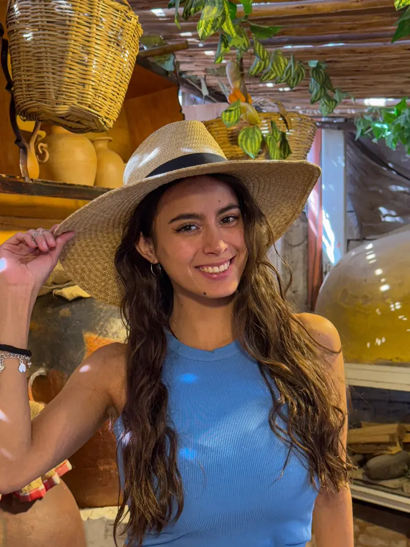 @marianaveravera pinta y envía su arte a todo el Perú