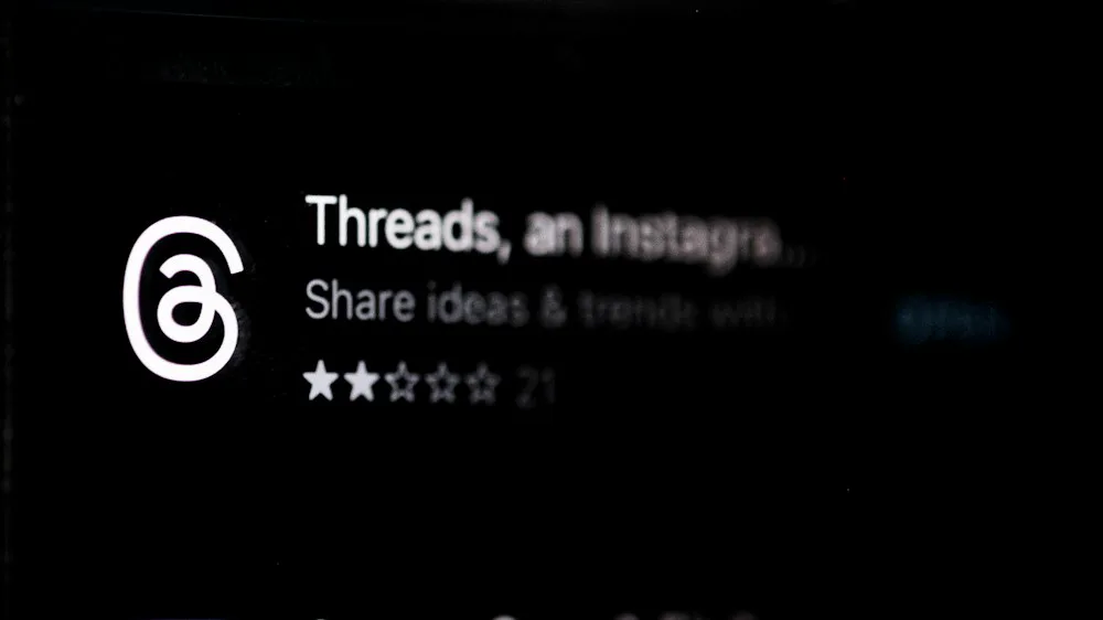 Logo de Threads en pantalla: comprar seguidores de Threads en Peru